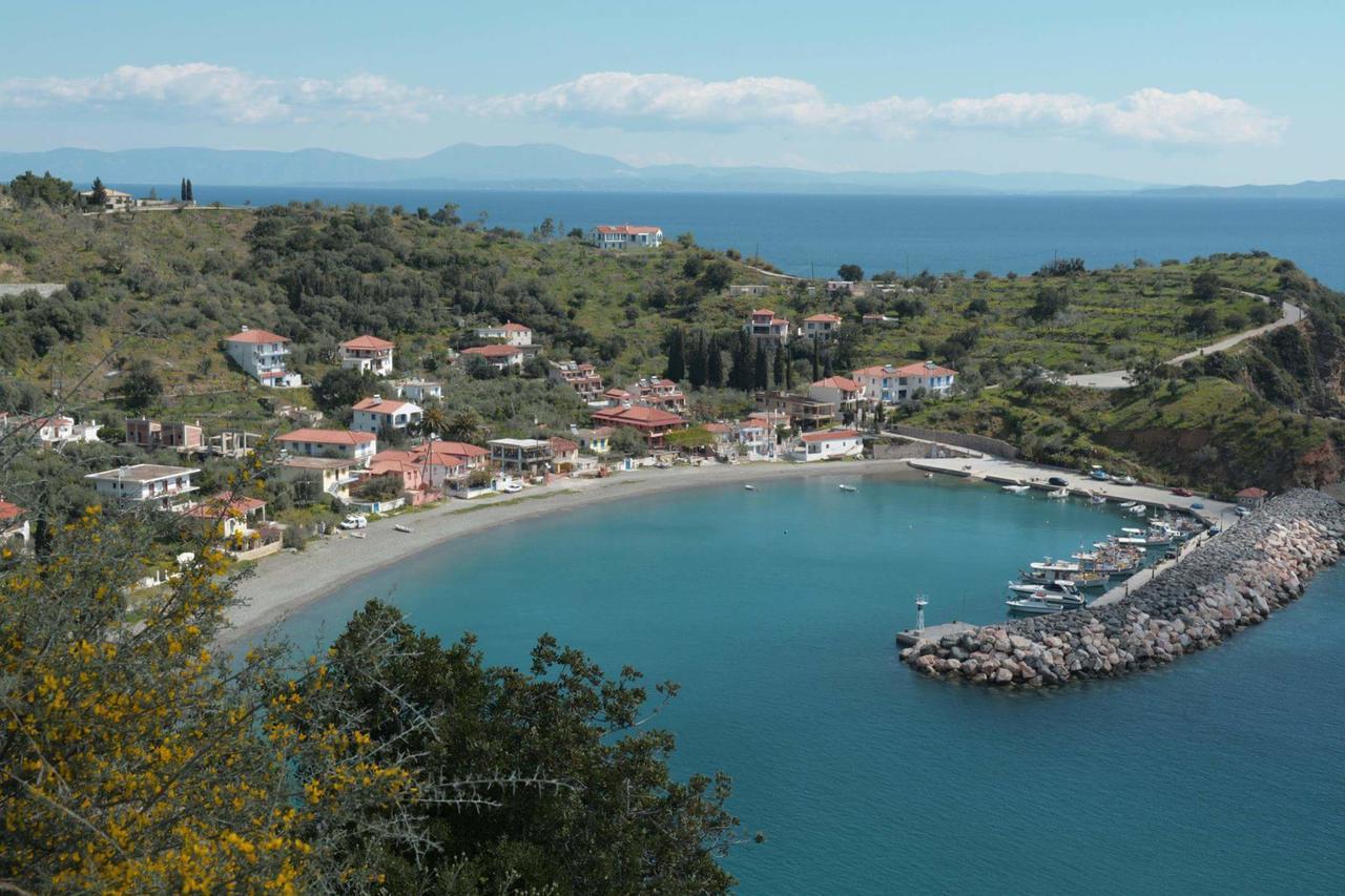 Porto Sabatiki Hotel Sampatiki Exterior photo