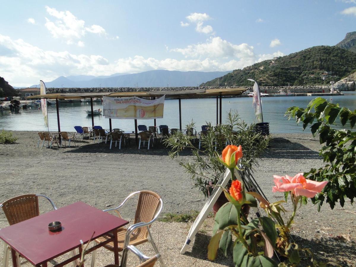 Porto Sabatiki Hotel Sampatiki Exterior photo